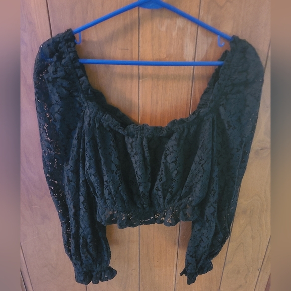 Like new Lacy crop top, long sleeve - Picture 2 of 3